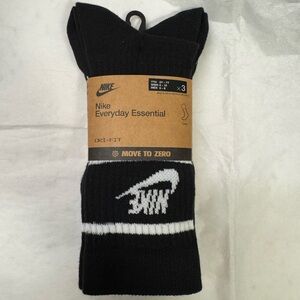 Nike Everyday Essential Black and White Socks